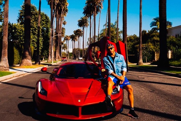 os-carros-dos-pilotos-de-formula-1-fora-das-pistas