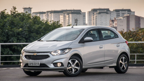 onix-vs-hb20-qual-modelo-mantem-melhor-valor-de-revenda