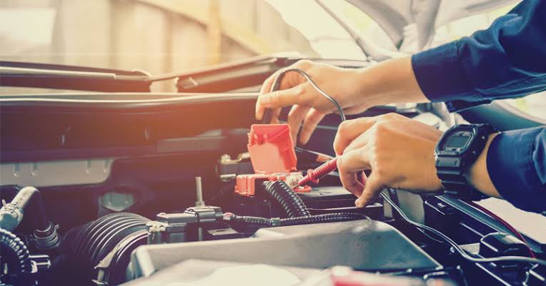 como-saber-bateria-carro-prestes-falhar-sinais-1
